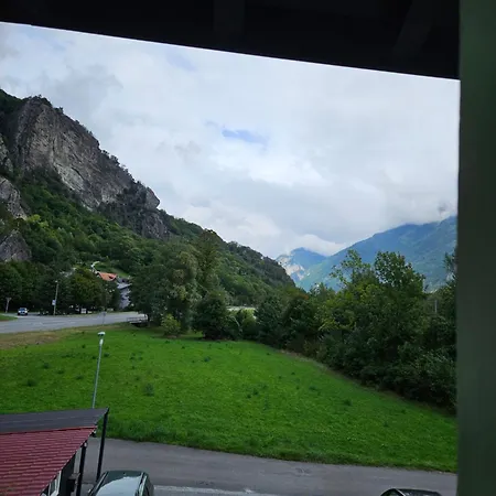 1 Petite Dans Maison Prive Vernayaz